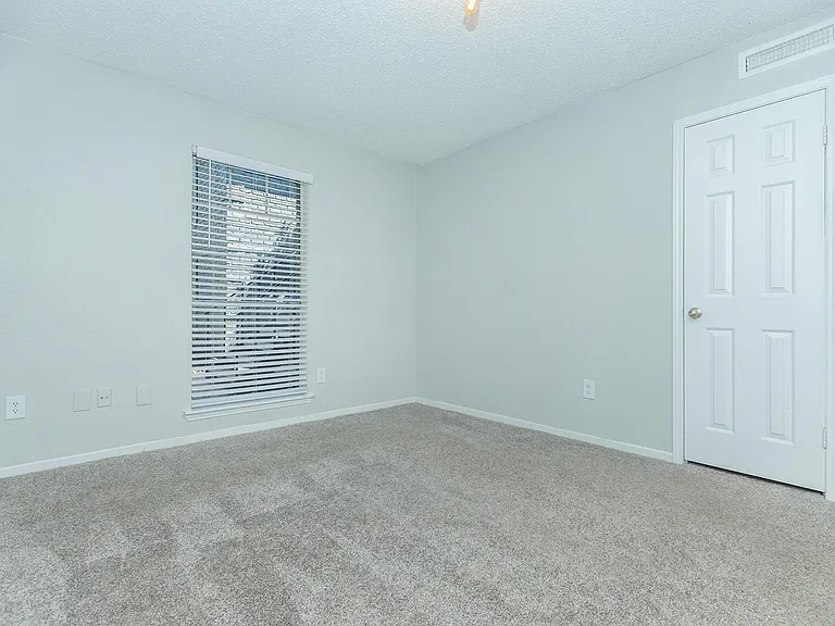 Galleria Flats Apartments — Photo 36