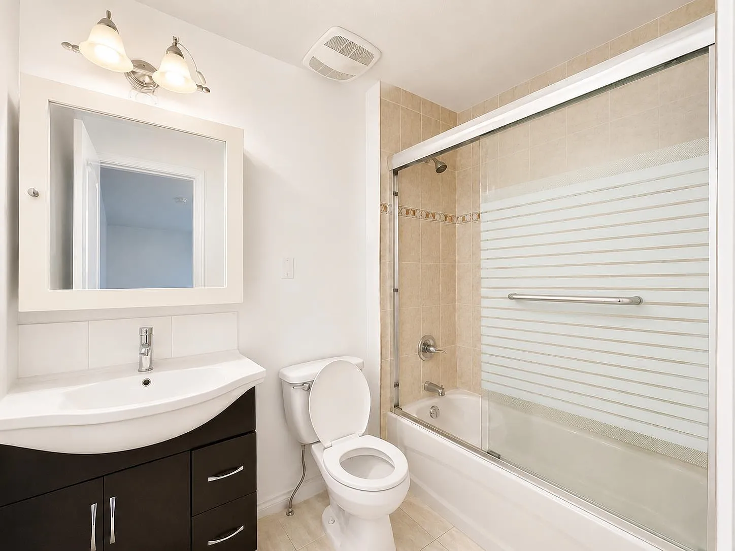 2 bed, 700 sqft, $1,950 — Photo 2