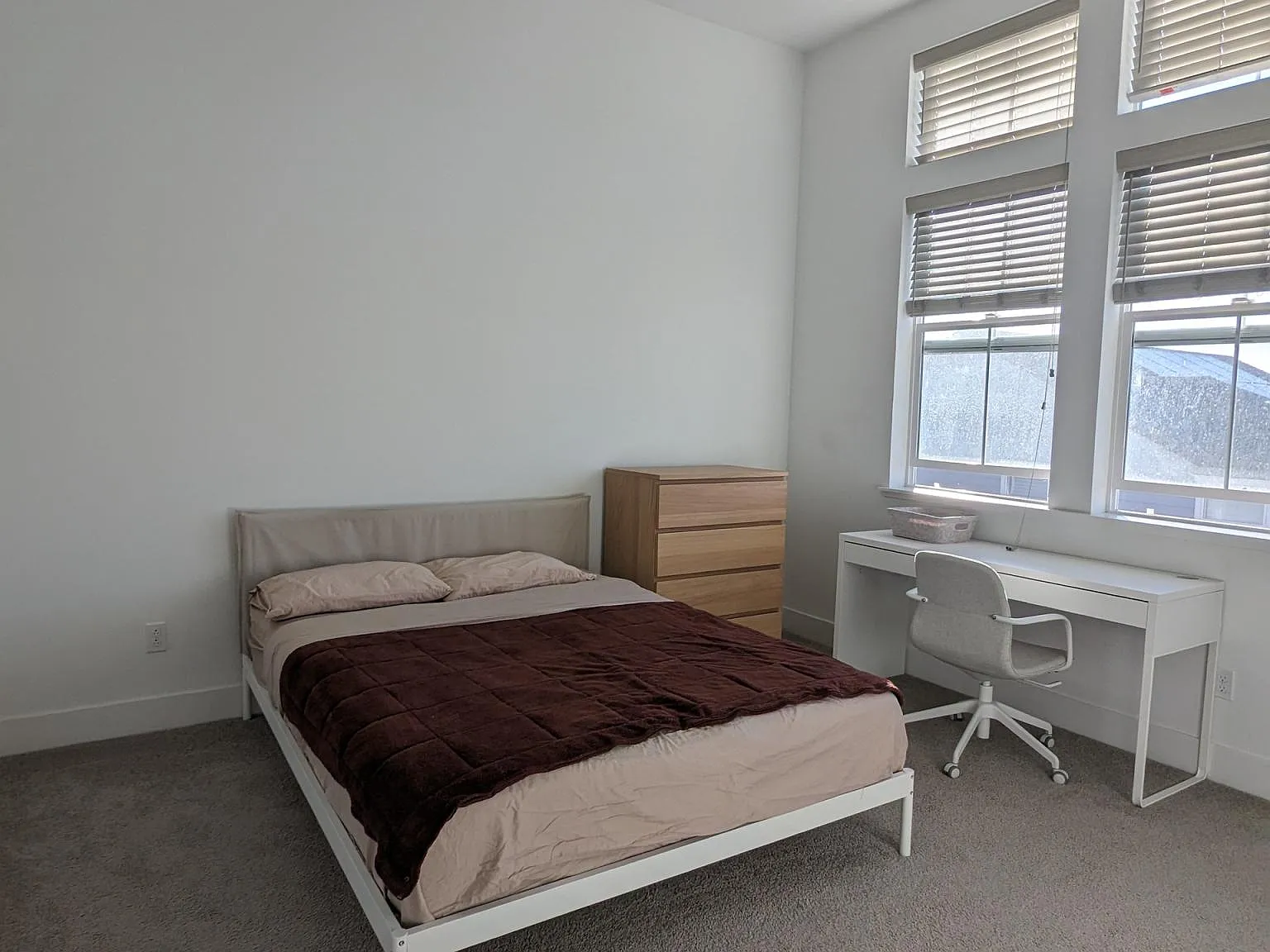 3 bed, 3.5 bath, 1876 sqft, $1,350 — Photo 2
