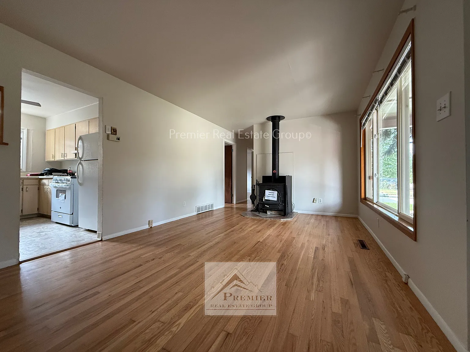 3 bed, 1316 sqft, $1,995 — Photo 2
