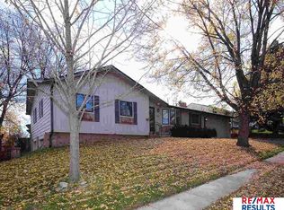 13305 William Cir, Omaha, NE 68144