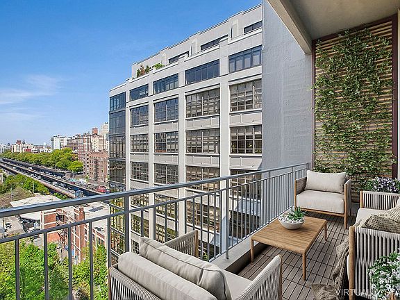 3rd image of 360 Furman St APT 924