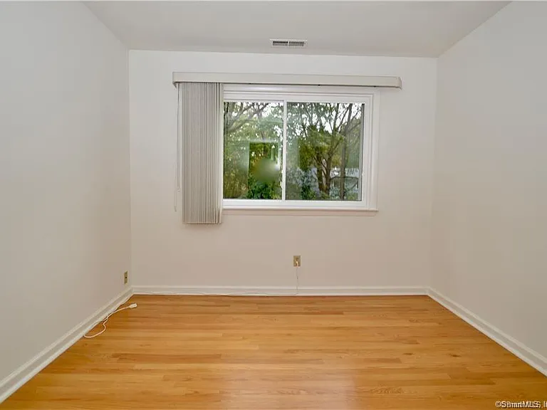 35 Homestead Rd — Photo 13