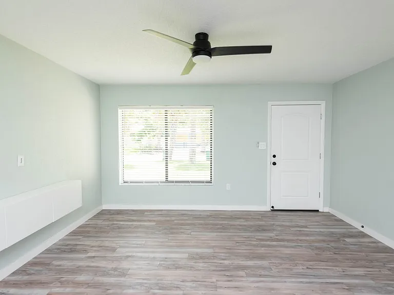 347 S Lakeside Dr — Photo 22