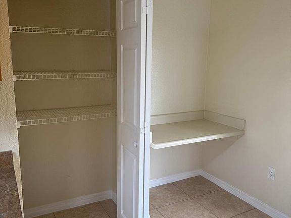 3rd image of 3928 Versailles Dr #B