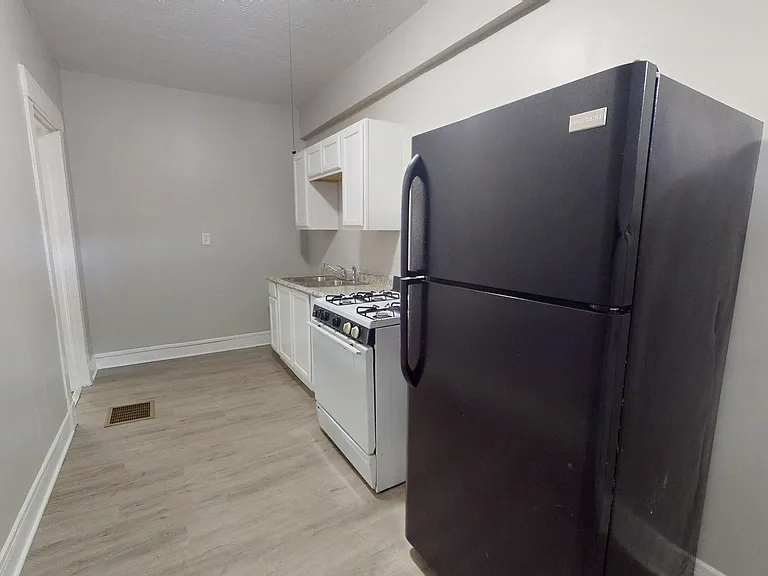 8111 Madison Ave — Photo 18