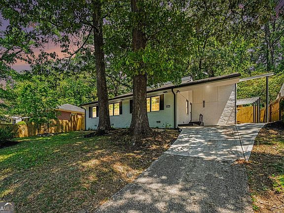 2nd image of 2828 Cloverhurst Dr