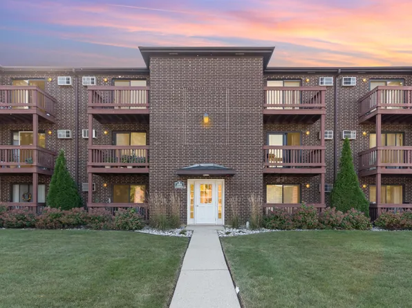 1002 Spruce St APT 1B, Glendale Heights, IL 60139