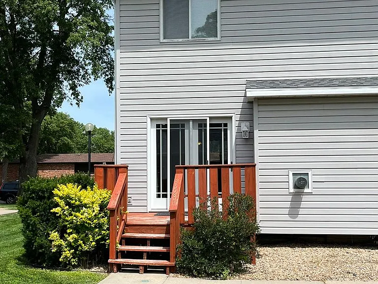 1417 W Charles St — Photo 19
