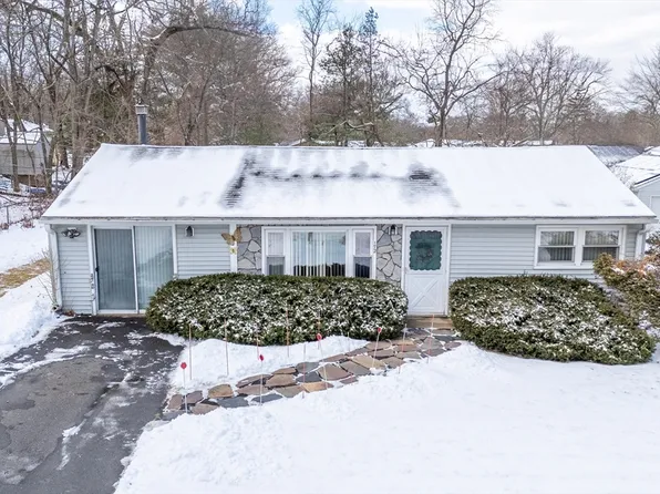 172 Sunridge Dr, Springfield, MA 01118