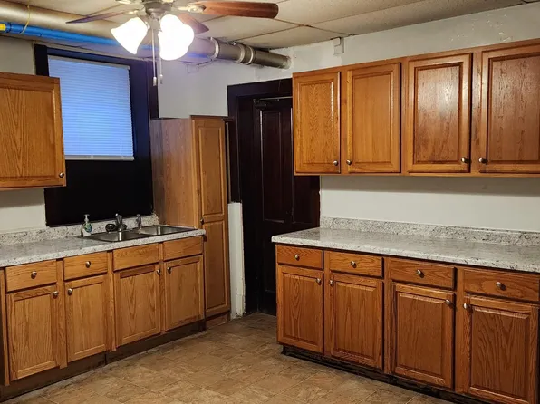 124 W 13th St APT 13, Davenport, IA 52803
