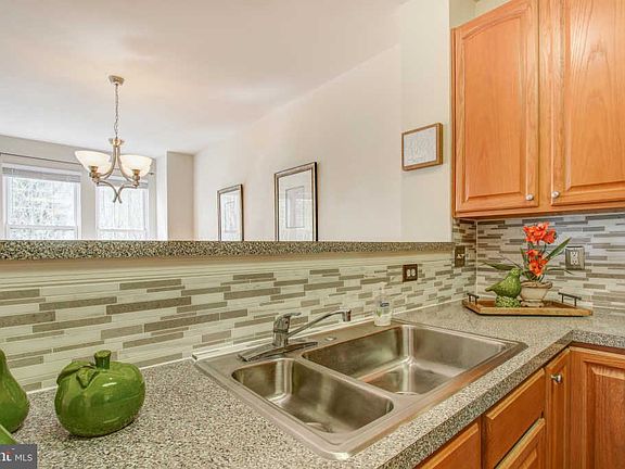 3rd image of 12961 Slateford Ln
