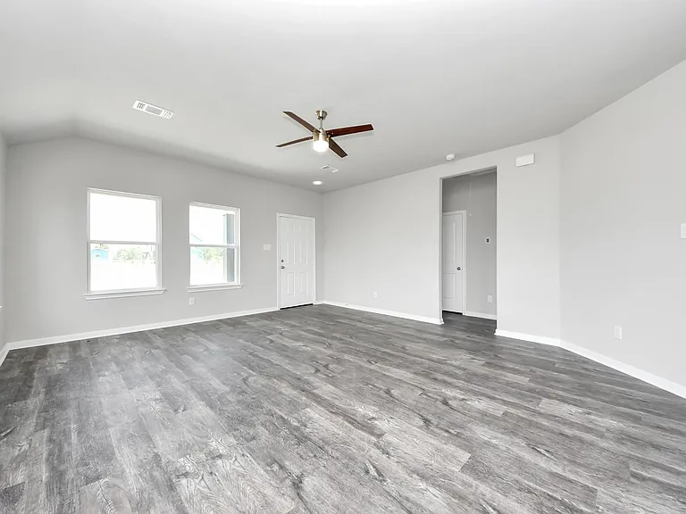 688 Swallow Dr — Photo 11