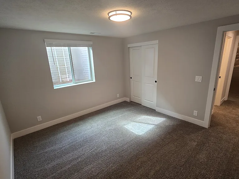 17523 Greenleaf St — Photo 28