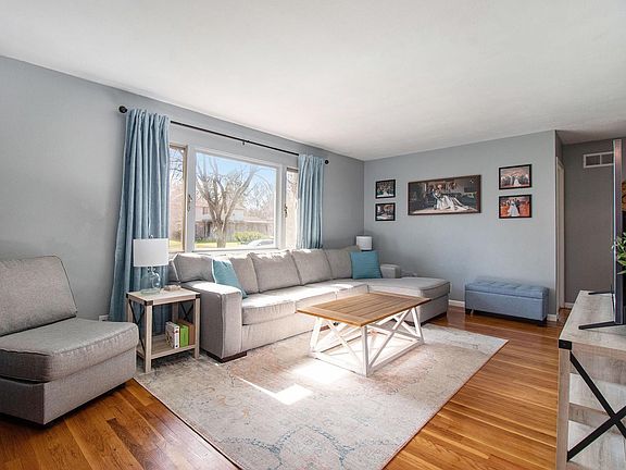 4th image of 52557 Heatherfield Dr