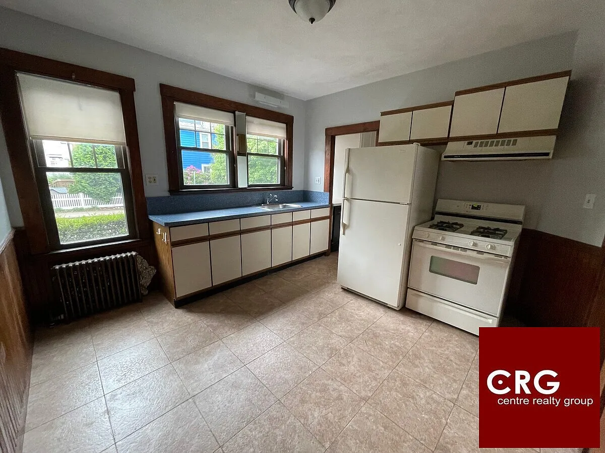 3 bed, 1.0 bath, 1000 sqft, $4,250 — Photo 2