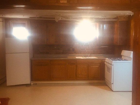 2nd image of 273 Huxley Ave #B