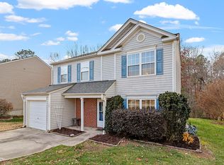 104 Hartshorn Ct, Holly Springs, NC 27540