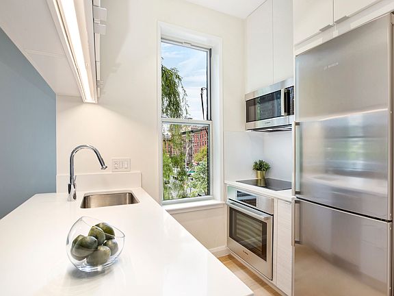 2nd image of 511 Amsterdam Ave APT 4S