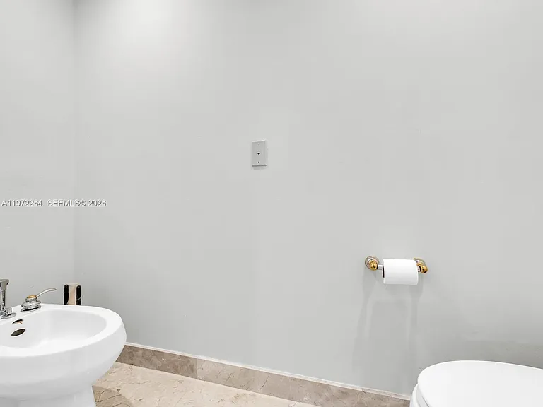 2051 SE 3rd St #Townhouse 11 — Photo 44