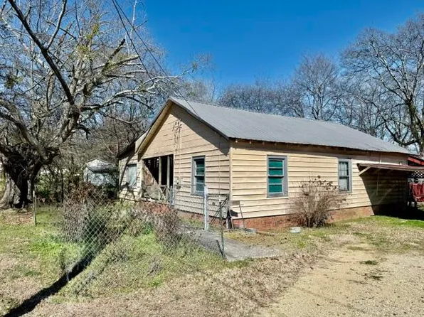 81 Curran St, Summerville, GA 30747