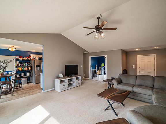 4th image of 8220 Timberland Dr