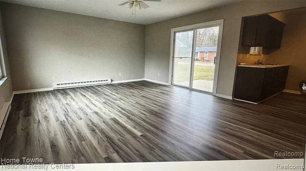 2 bed, 1.0 bath, 1905 sqft, $1,100 — Photo 3