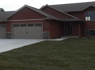 141 Copperfield Dr, Mankato, MN 56001