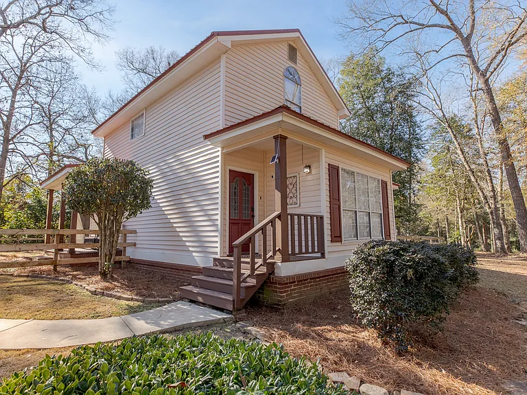 332 Hunt Rd — Photo 5