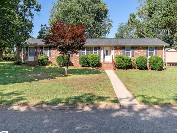 13 Elkhorn Dr, Greenville, SC 29617