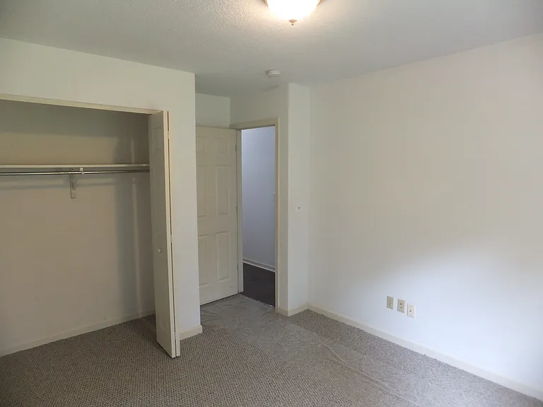 496 Pheasant Run — Photo 14