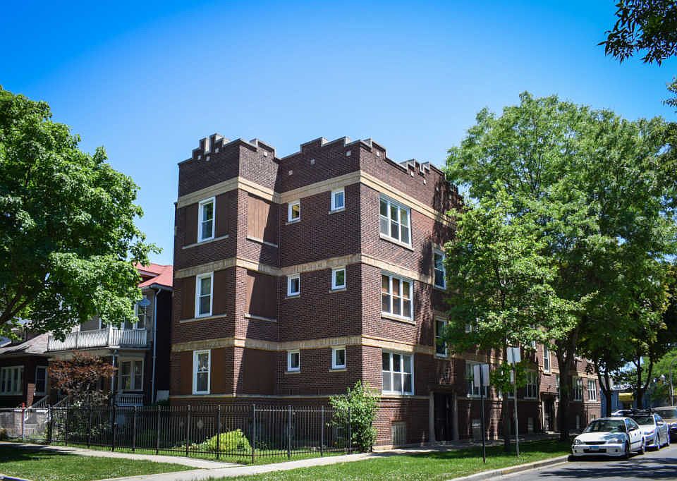 1st image of 3220 W Leland Ave #2A