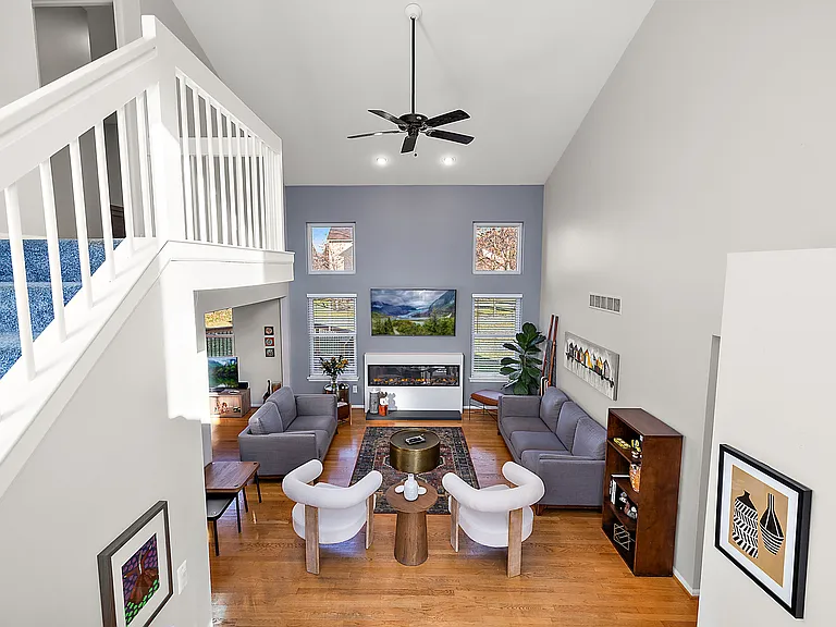 1237 Woodcrest Ct — Photo 25