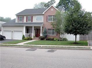 5 Green St, Metuchen, NJ 08840