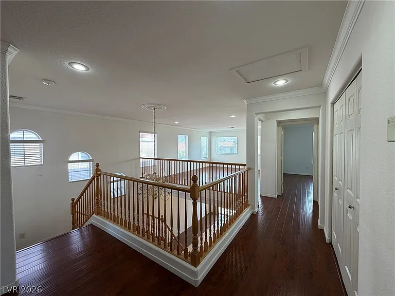 10115 Capistrello Ave — Photo 12
