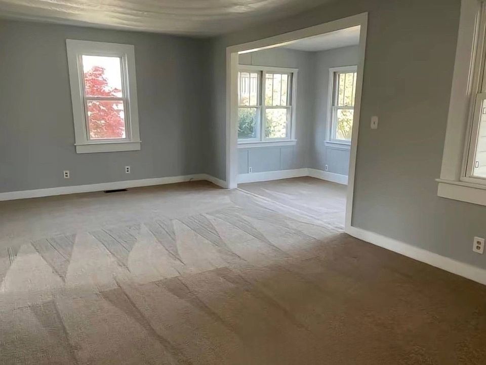 1st image of 629 Imperial Ln