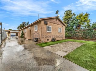 560 1/2 W 88th St, Los Angeles, CA 90044