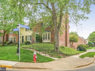 8341 Garfield Ct, Springfield, VA 22152