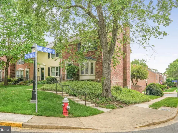 8341 Garfield Ct, Springfield, VA 22152