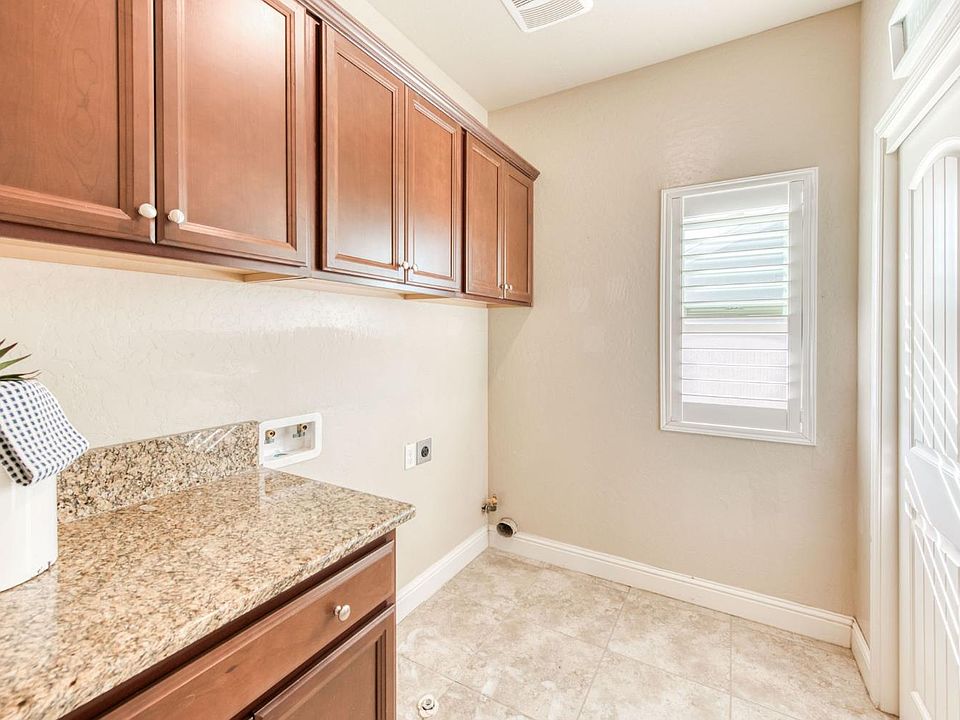 28th image of 3341 N Pearwood Ave