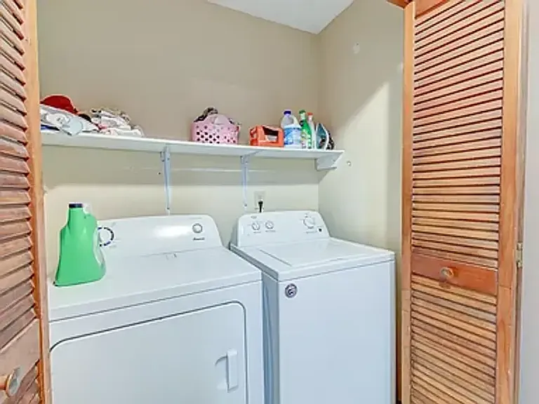 303 Canaberry Cir — Photo 16