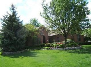 5833 Heritage Lakes Dr, Hilliard, OH