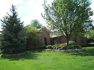 5833 Heritage Lakes Dr photo 1