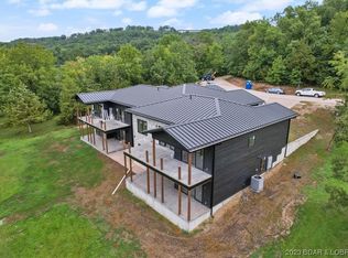 592 Hogan Dr, Lake Ozark, MO 65049