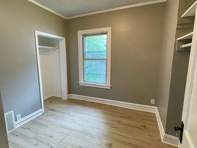 10020 S Wentworth Ave — Photo 8