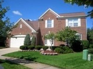 223 Saxon Ct, Rochester Hills, MI 48307