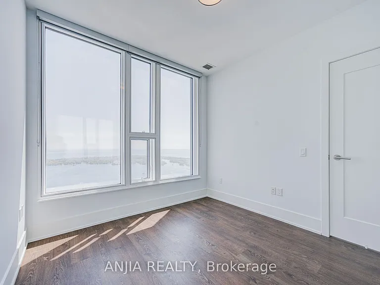 10 York St #5608 — Photo 30
