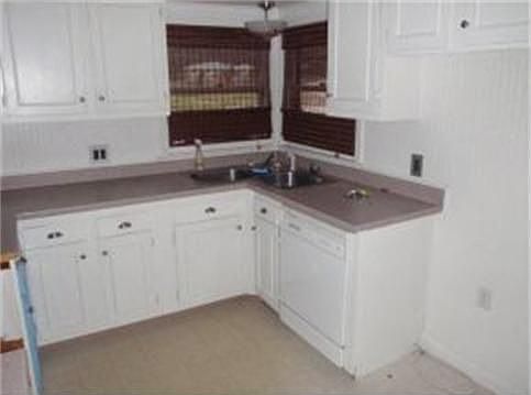 2nd image of 8 Perkins Dr