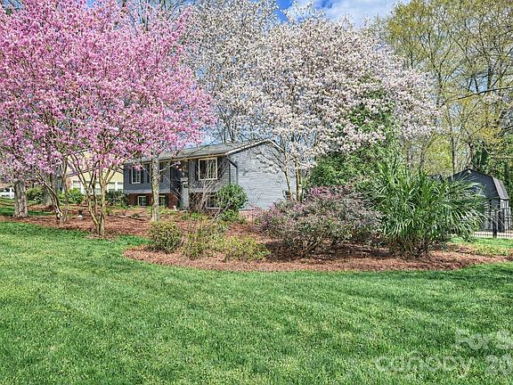 2nd image of 6021 Carpenter Dr