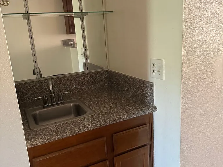 941 W Carson St #209 — Photo 20